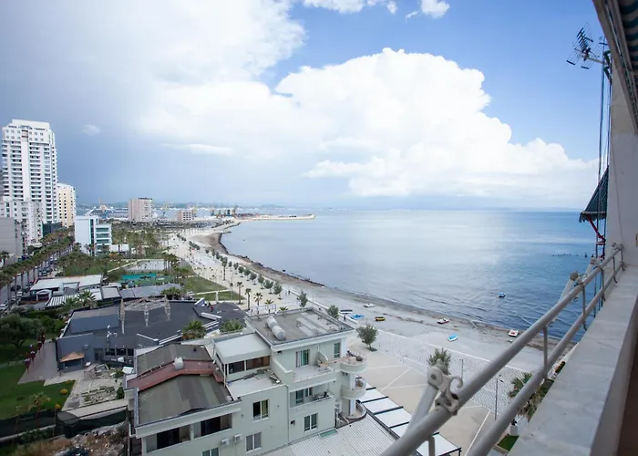 Sea View Holiday In Center Apartman *