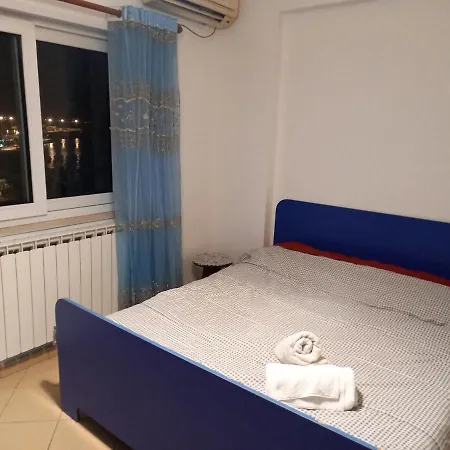 Sea View Holiday In Center Apartment *