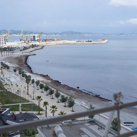 Sea View Holiday In Center Apartment