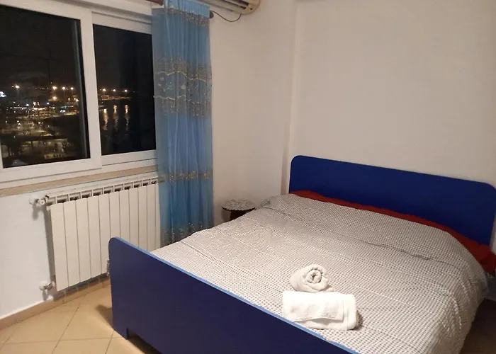 Sea View Holiday In Center 아파트 *